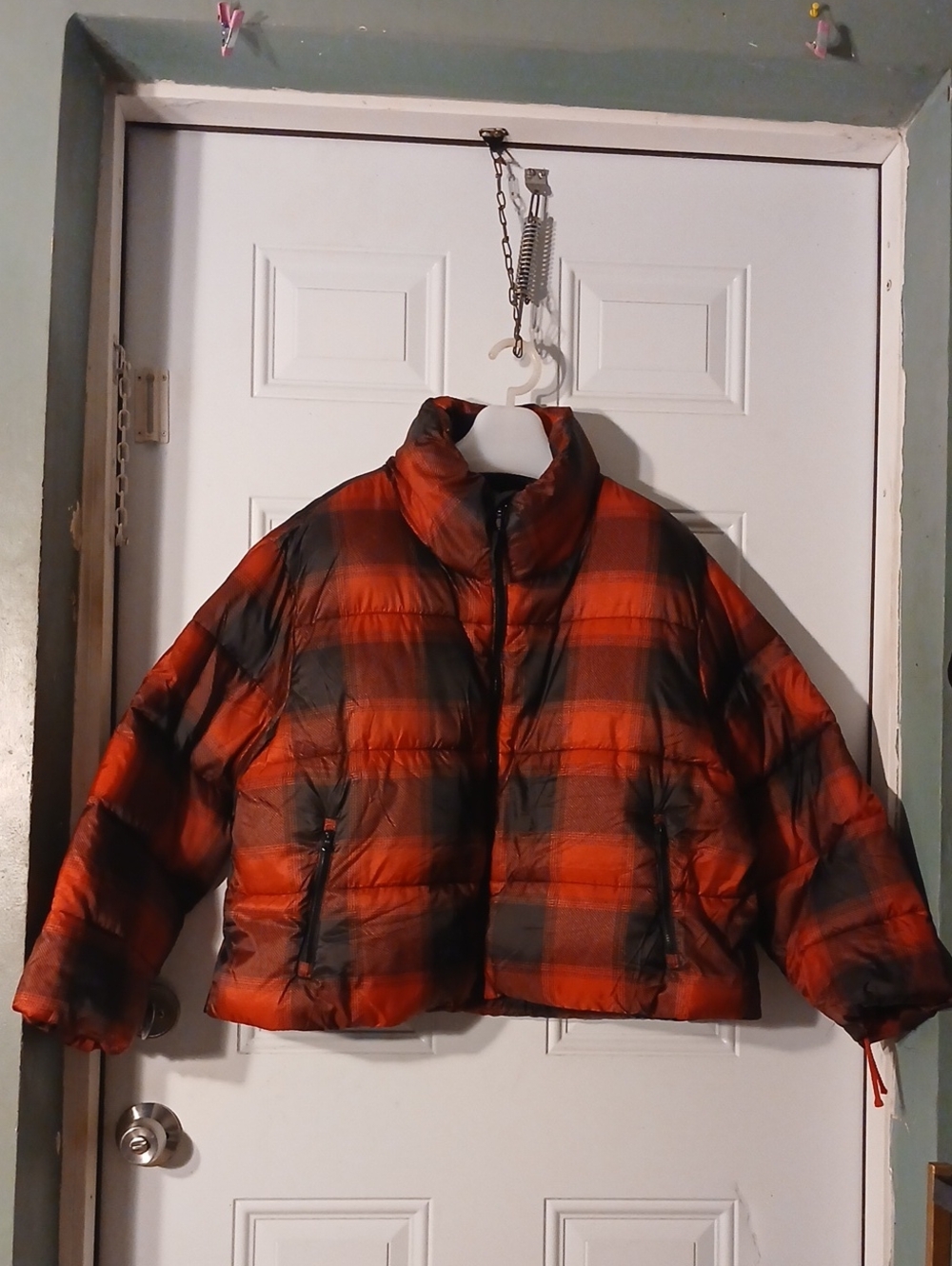 Old Navy Women’s Red & Black Plaid Puffer Jacket - Lightweight Warmth